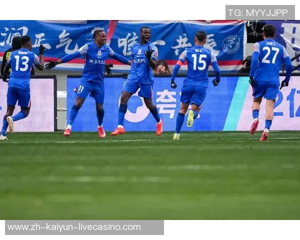 中国足球超级杯盛况空前球迷热情高涨见证历史时刻